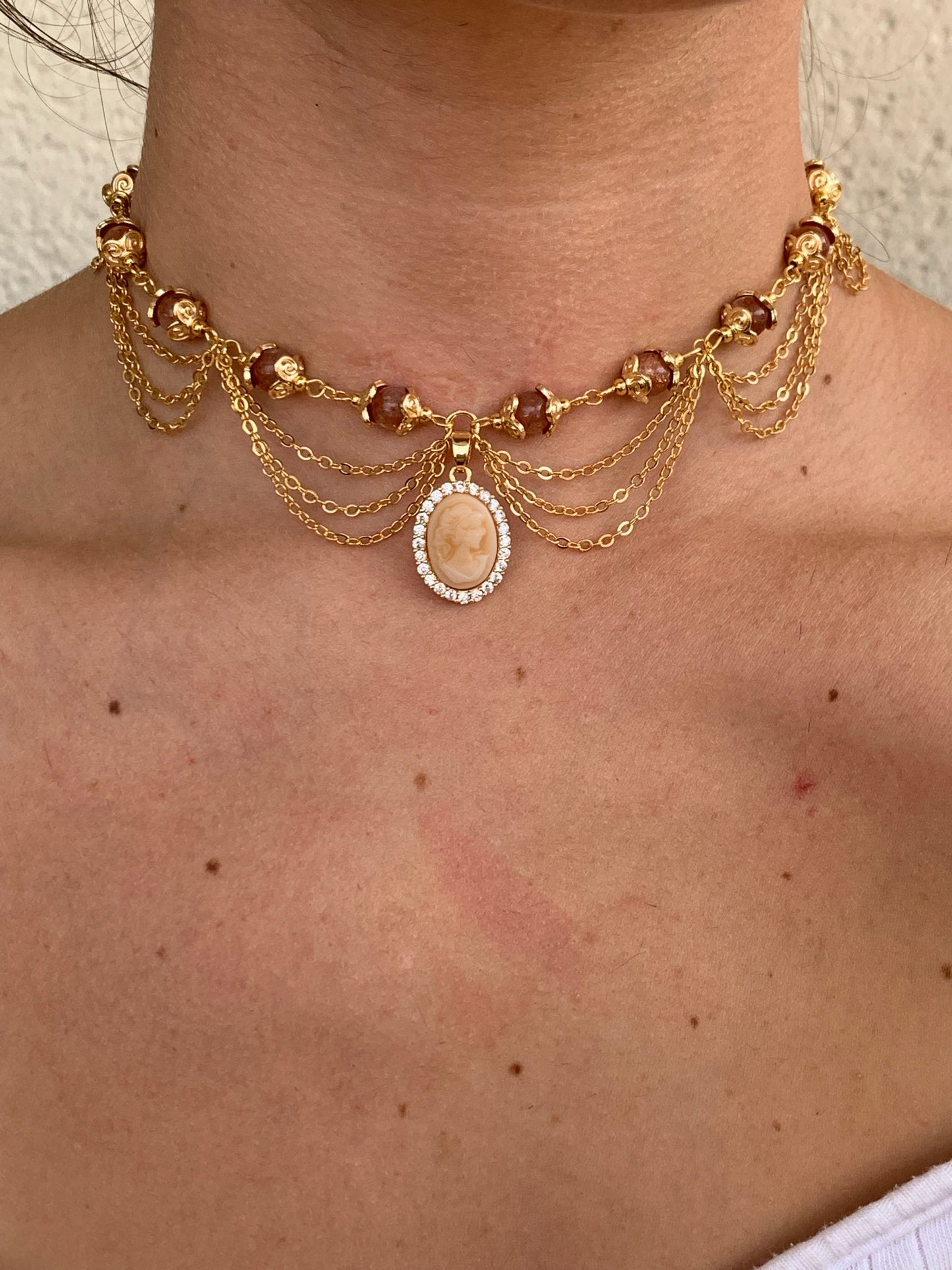 Collier « Elisabeth » Plaqué or & pierre de soleil