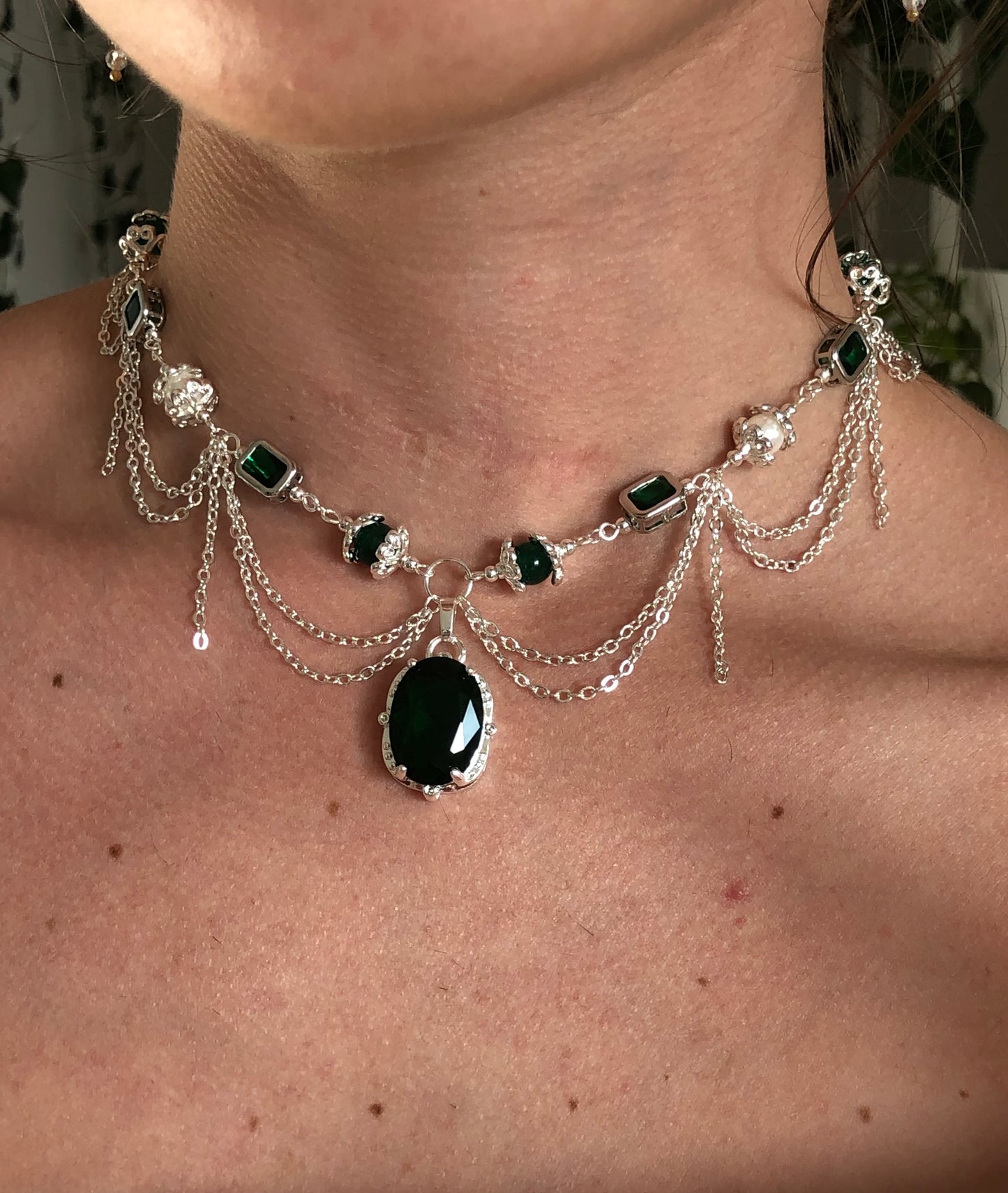 Collier « Frisson d’âme » Aventurine verte étoilée & perles nacrées