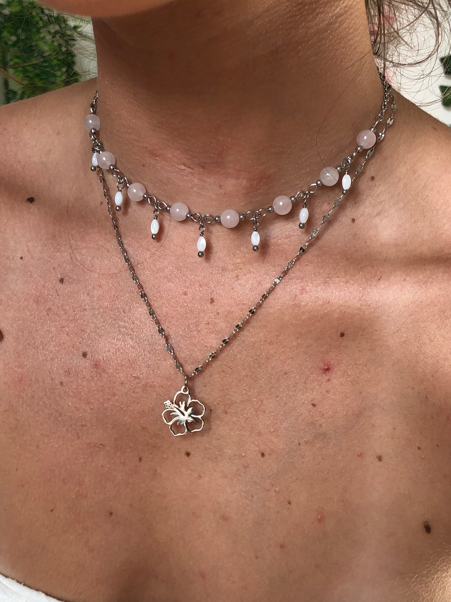 Collier Hibiscus, Quartz rose & perles nacrées