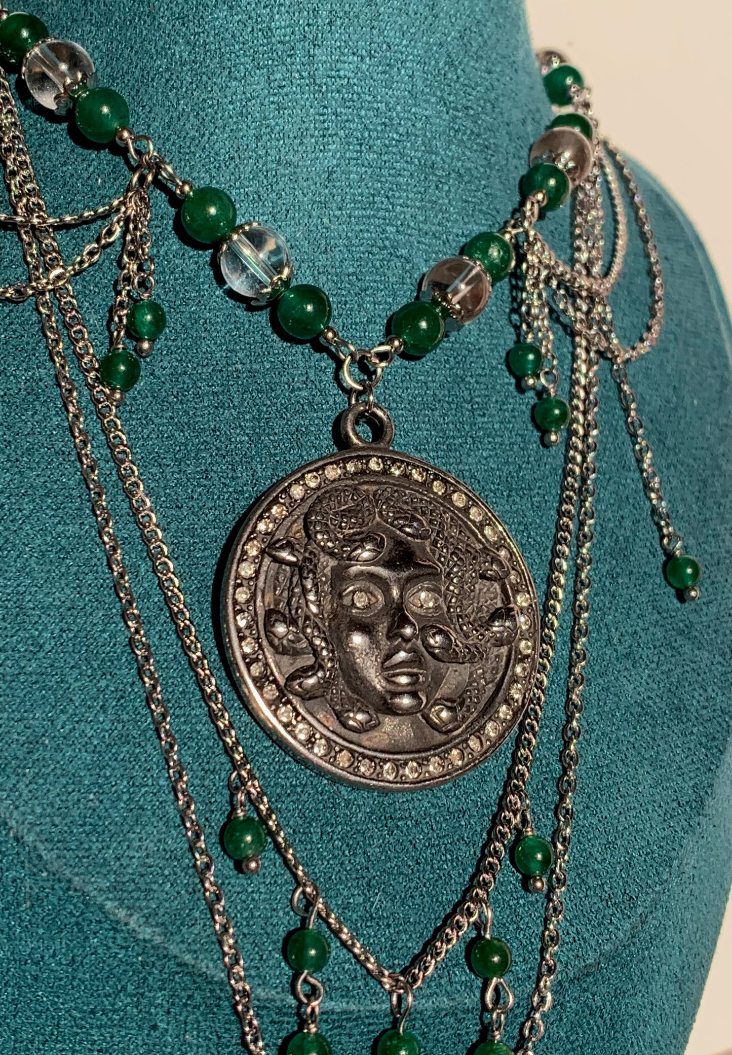 Collier « Médusa » Doré ou Argenté, Aventurine verte étoilée & Cristal de roche