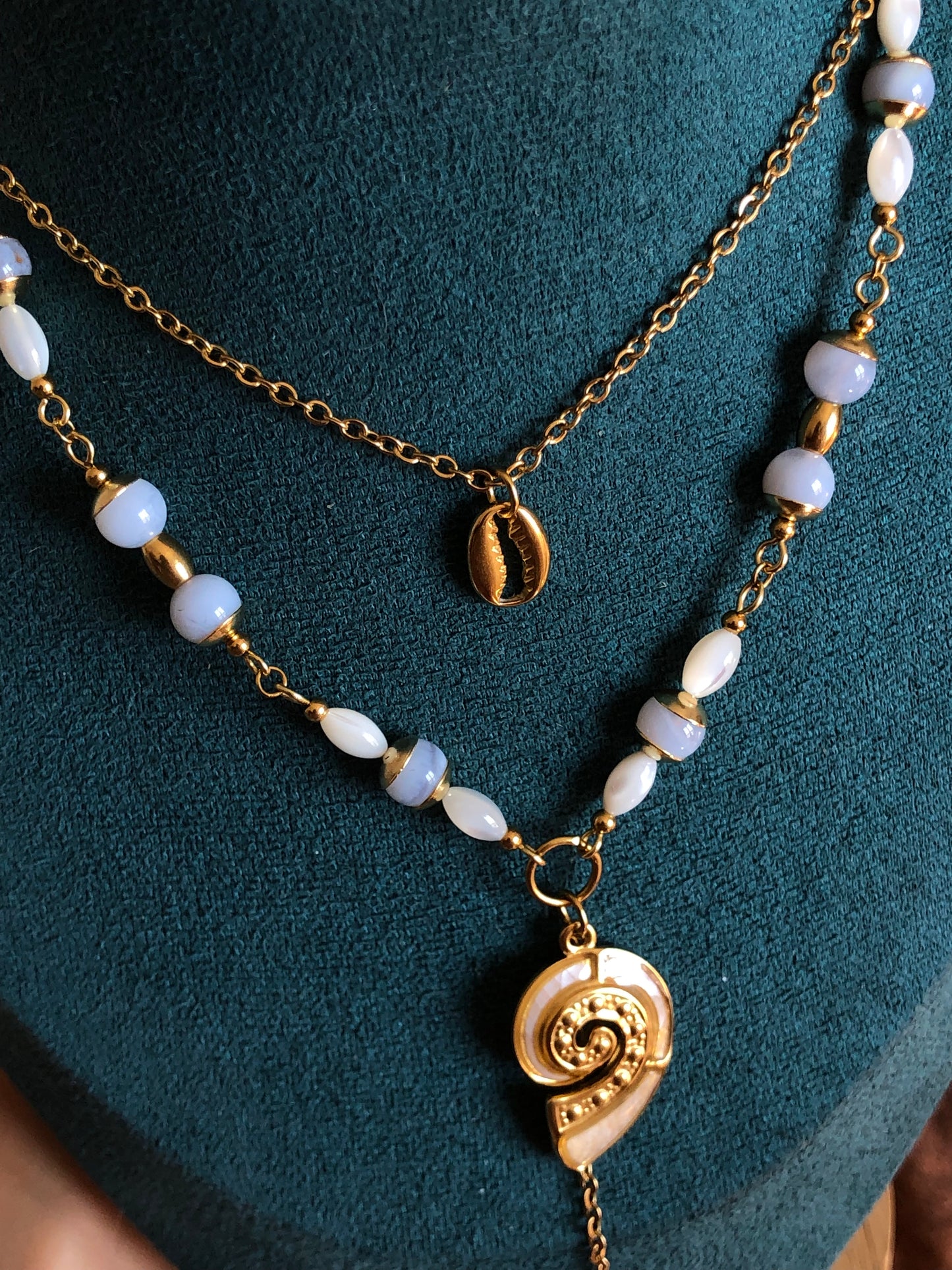 Colliers thème Océan, Calcédoine bleue & perles nacrées