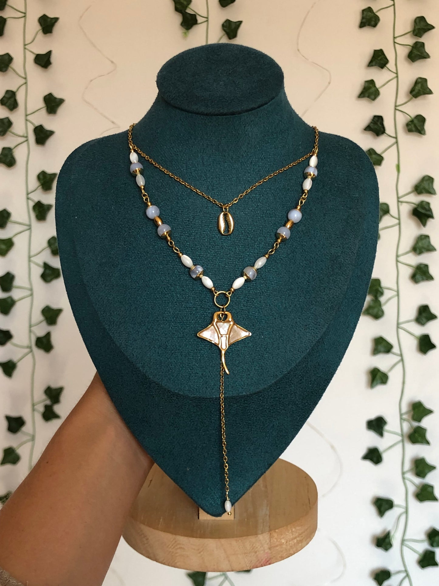 Colliers thème Océan, Calcédoine bleue & perles nacrées