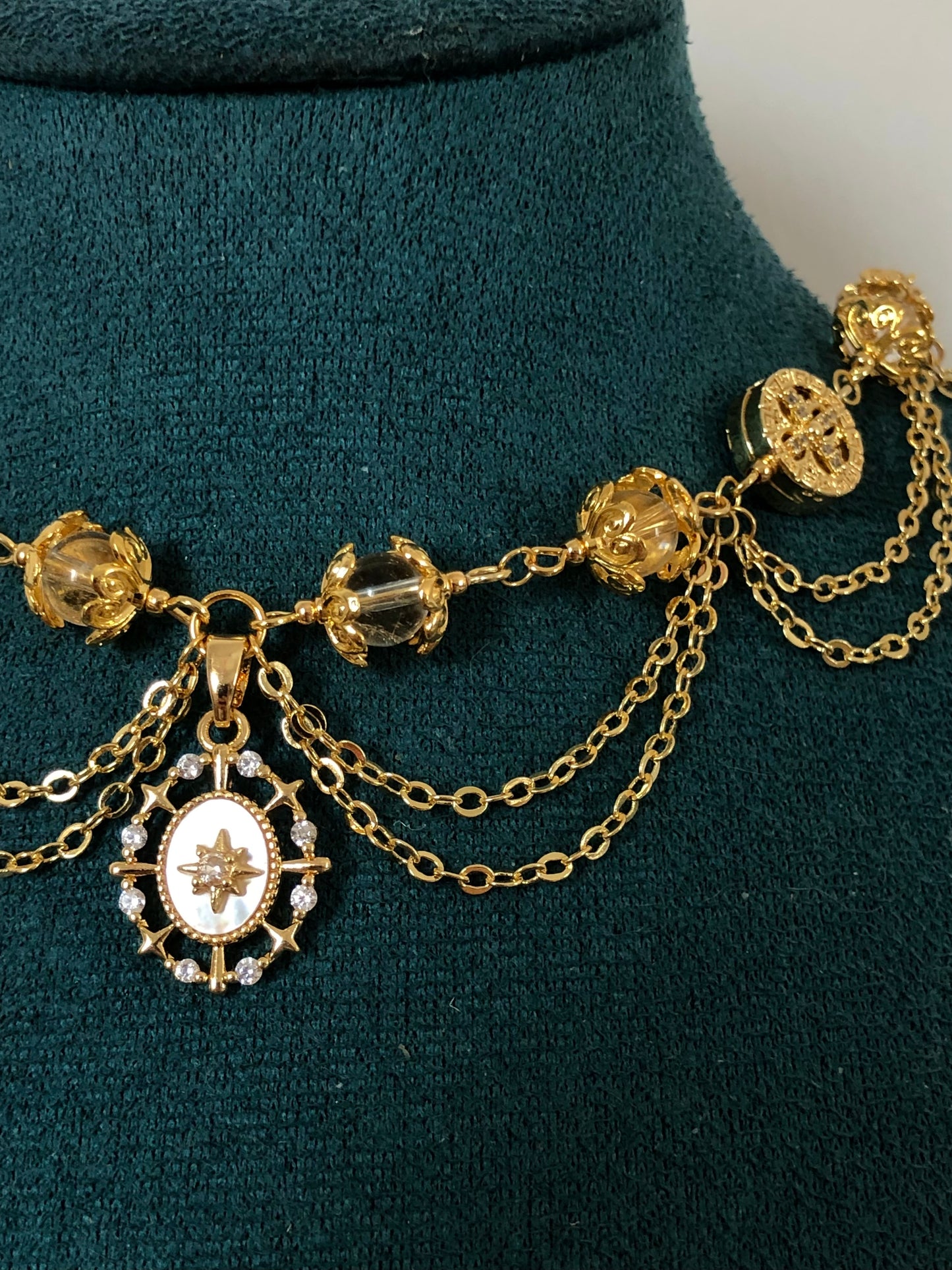 Collier « Daphné » plaqué or Cristal de roche