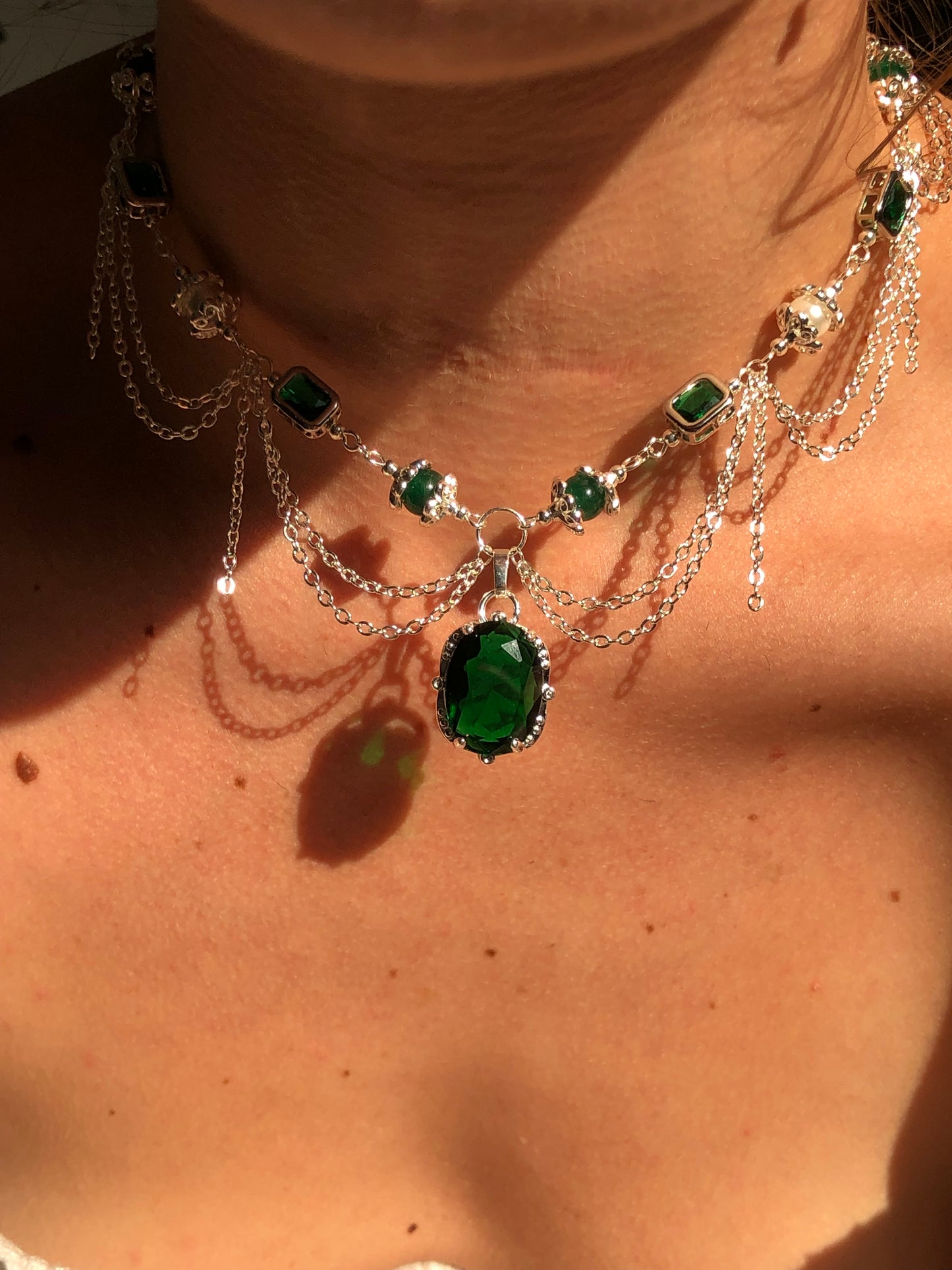 Collier « Frisson d’âme » Aventurine verte étoilée & perles nacrées