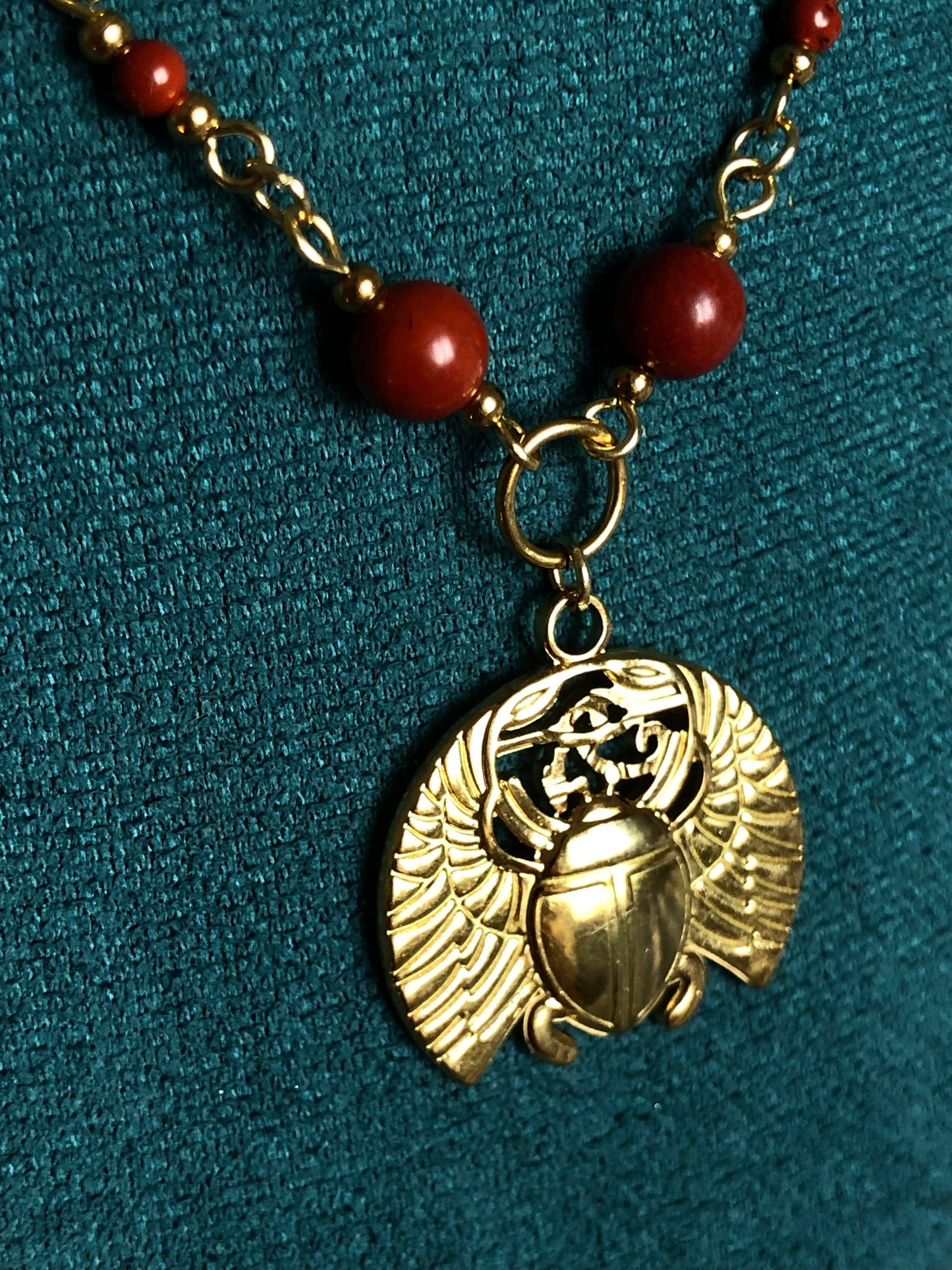 Collier « Kehpri » Jaspe rouge
