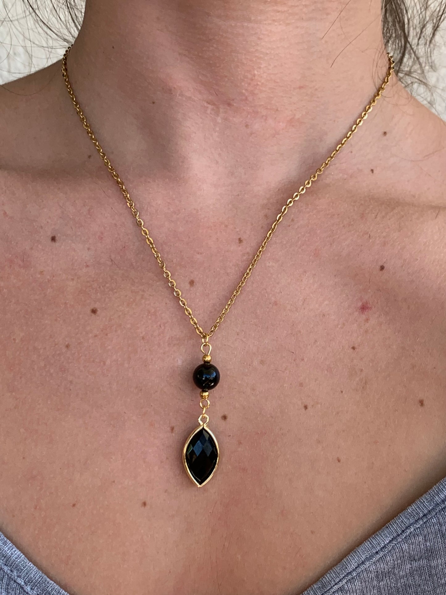 Collier doré Tourmaline noir