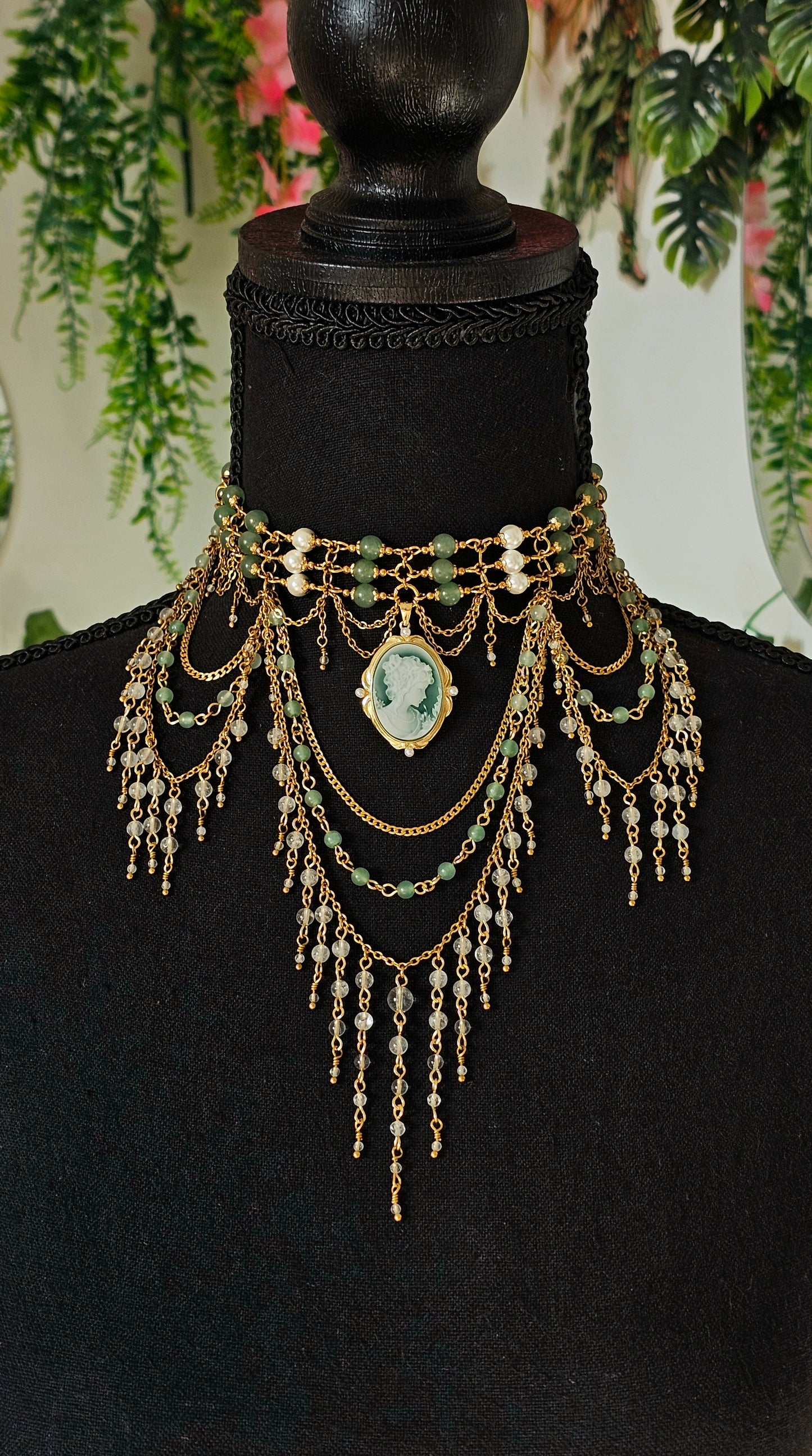 Collier "L’Intemporelle" Aventurine verte, perles nacrées & Cristal de roche