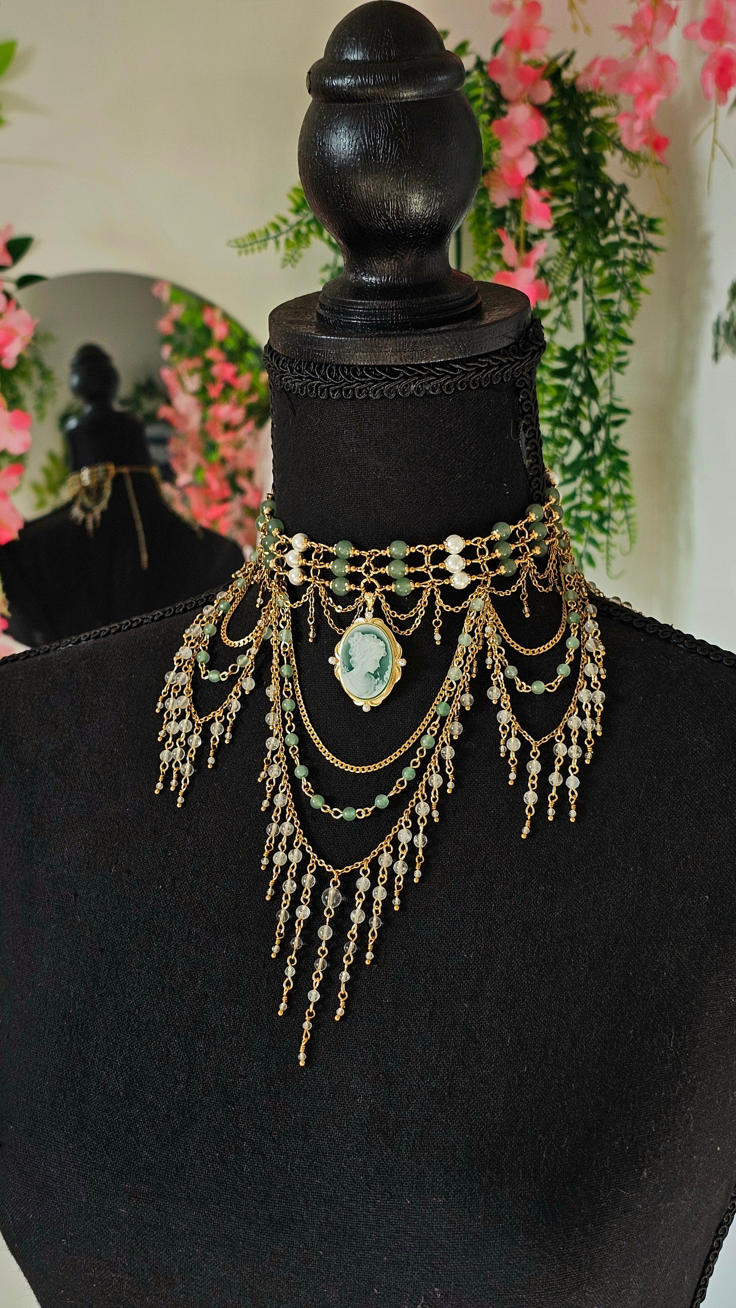 Collier "L’Intemporelle" Aventurine verte, perles nacrées & Cristal de roche