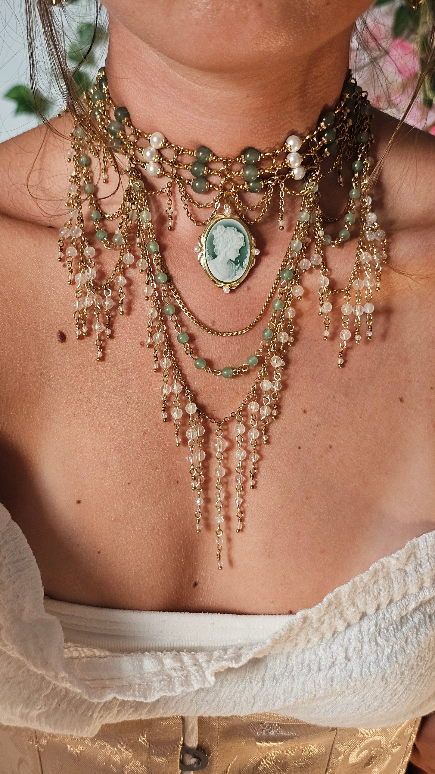 Collier "L’Intemporelle" Aventurine verte, perles nacrées & Cristal de roche